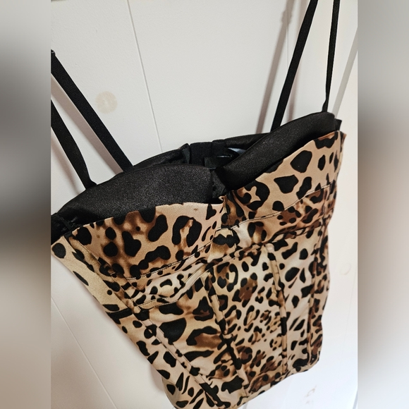 Sold- Marciano XS duo layer leopard corset top with built in bra -NWOT - Picture 2 of 4